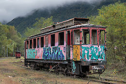 Ehemaliger Schweizer Triebwagen ex Nyon-St.Cergue auf dem Schrottgelande der La Mure Bahn, 2.10.2024 Foto © Migu Schneeberger