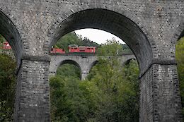 Petit train de la Mur: Die berühmte Stelle mit den zwei Viadukten, 2.10.2024 Foto © Migu Schneeberger