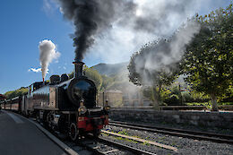 Unser Sonderzug mit der ex portugiesischen Henschel-Mallet in Entrevaux, 5.10.2024 Foto © Migu Schneeberger